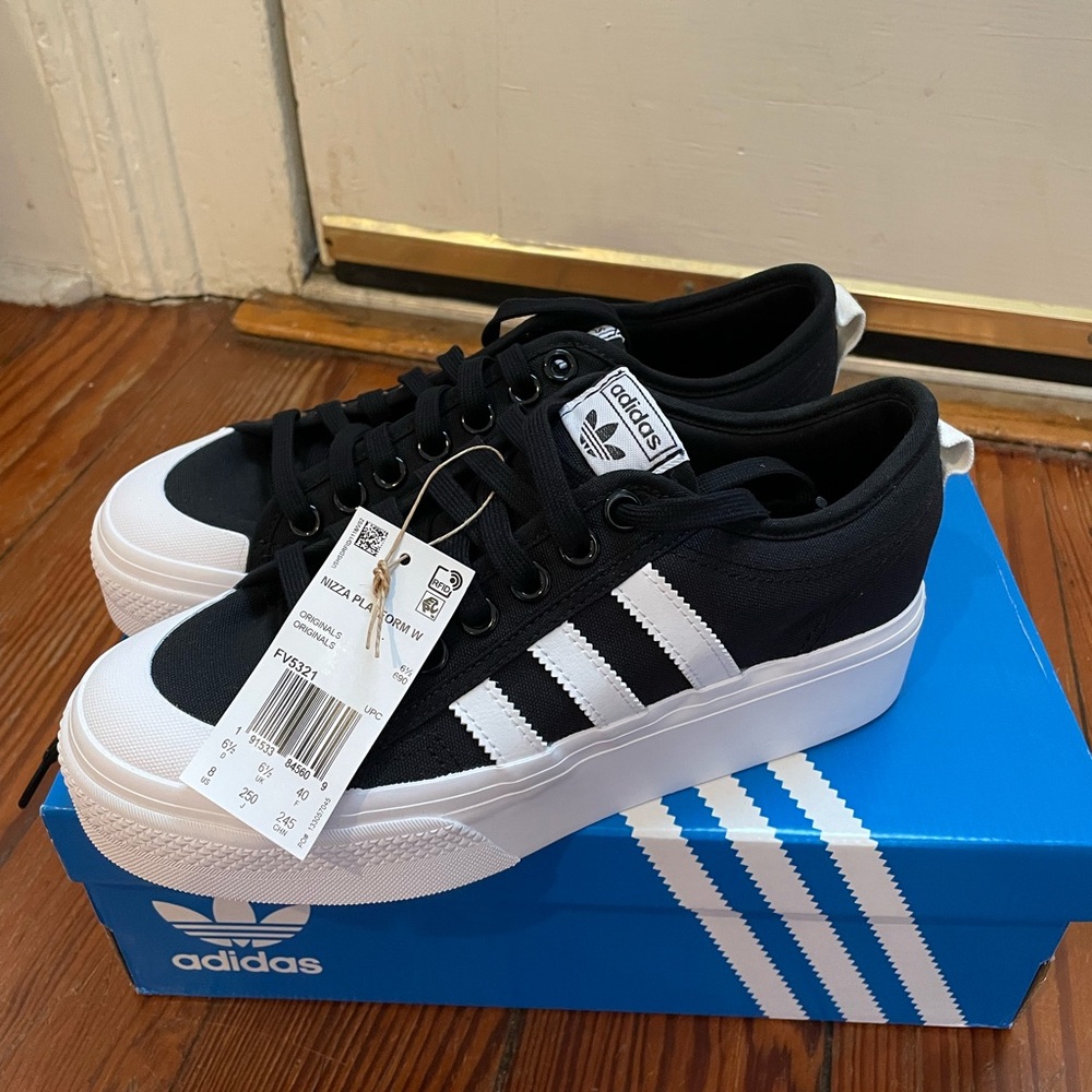 Adidas Women’s Nizza Platform - never worn